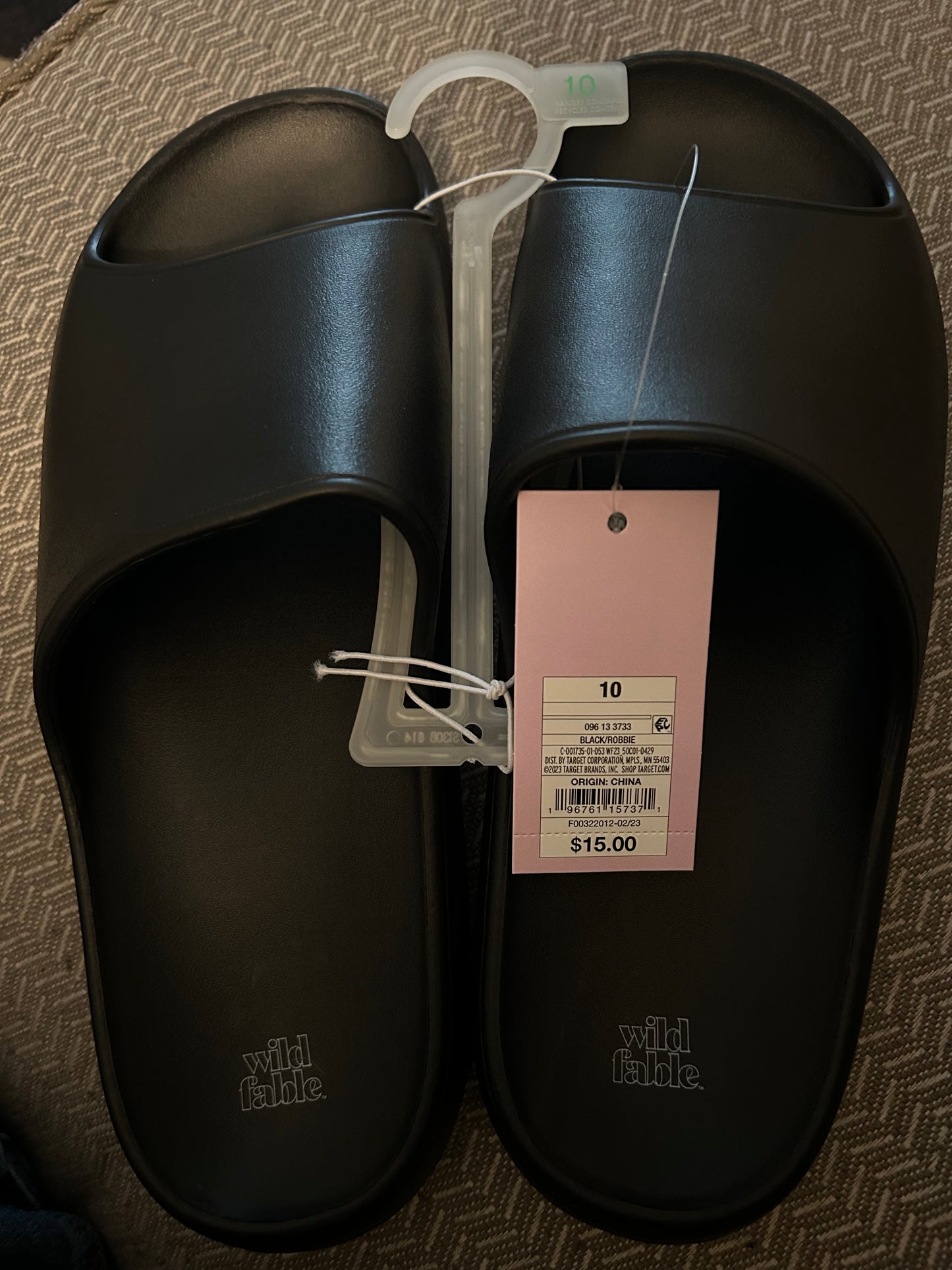Wild Fable - Unisex Robbie Slide Sandals - Color: Black - SZ: 10