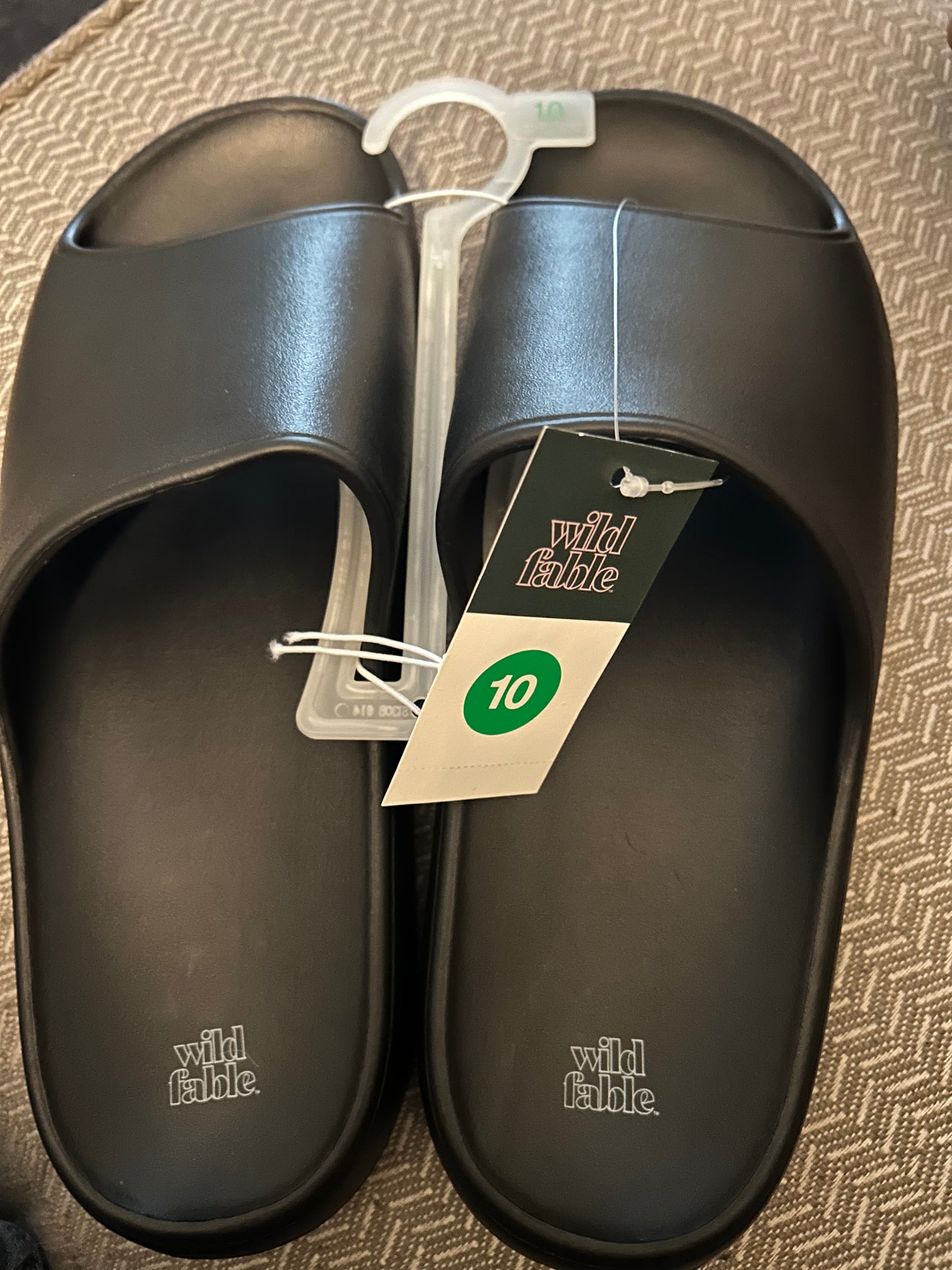 Wild Fable - Unisex Robbie Slide Sandals - Color: Black - SZ: 10