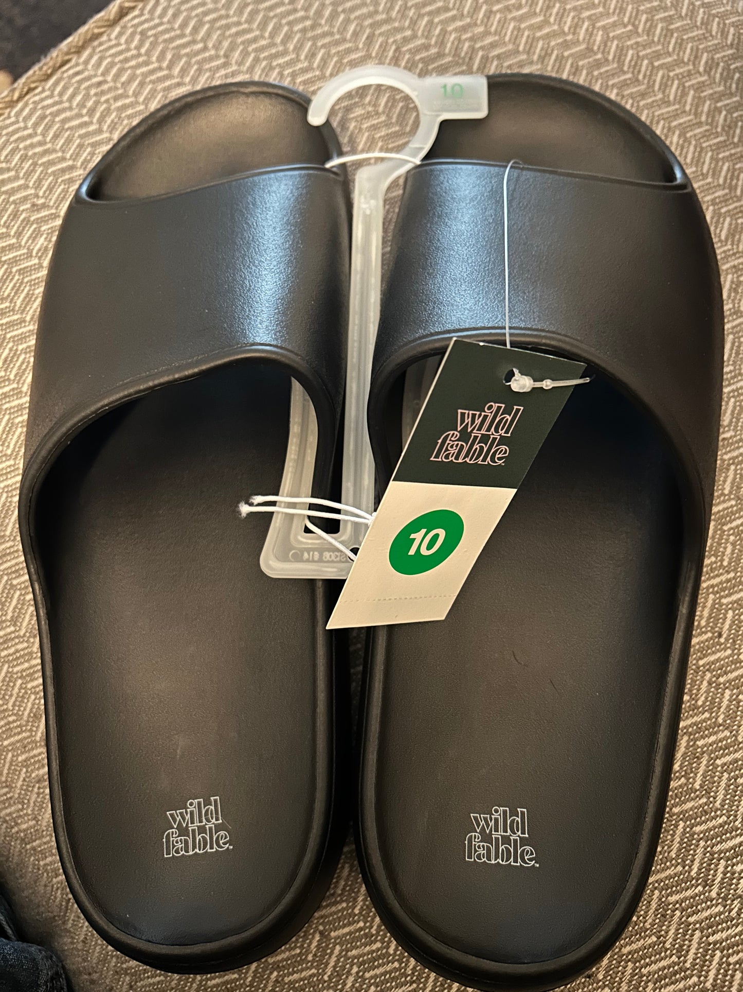 Wild Fable - Unisex Robbie Slide Sandals - Color: Black - SZ: 10