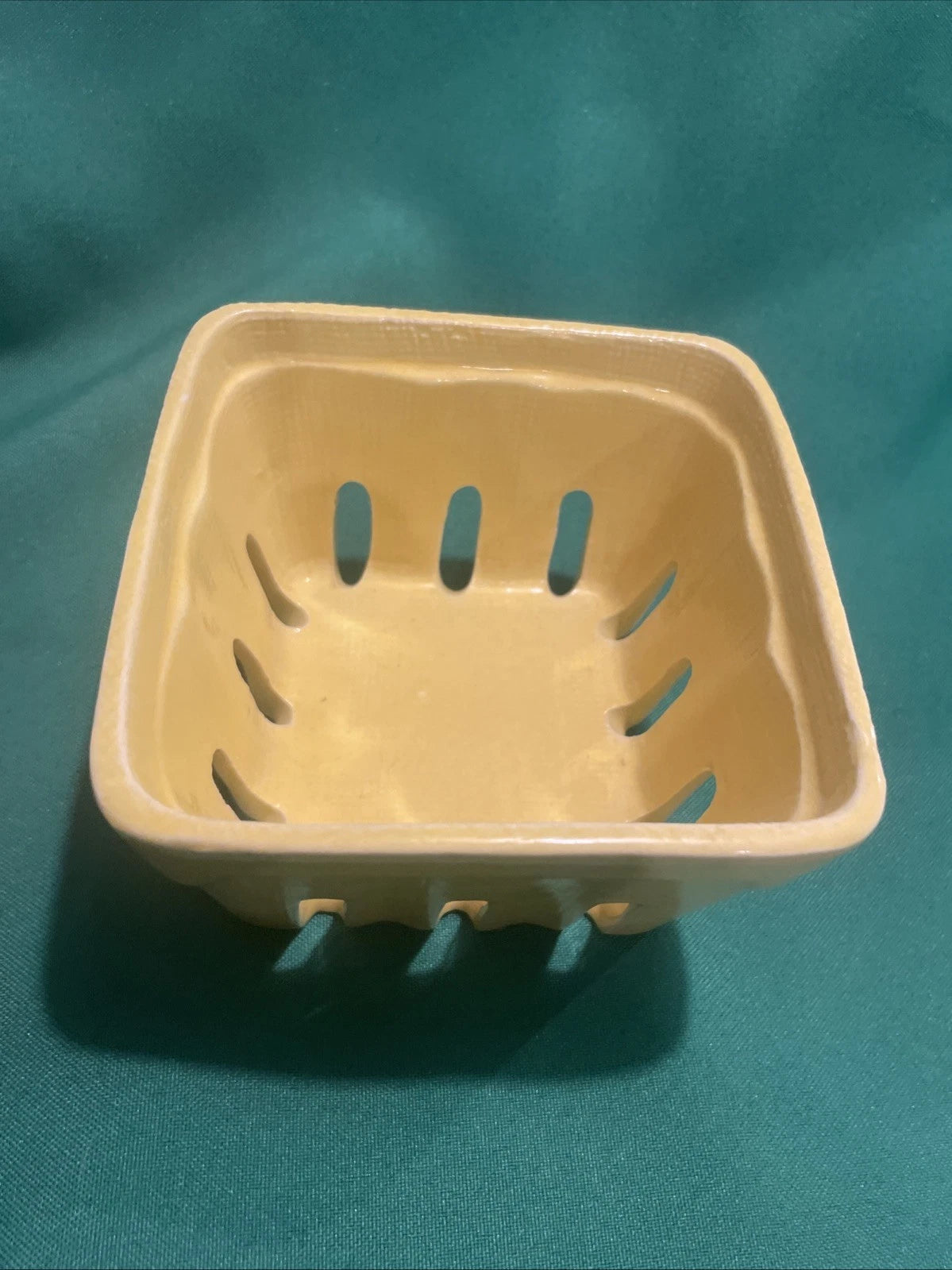 Ceramic Yellow Color Berry Basket Fruit Bowl New (Set of 6)